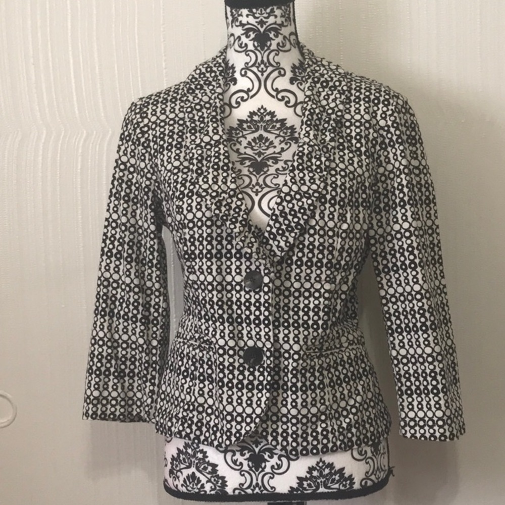 Cabi size 6 ruched spring blazer